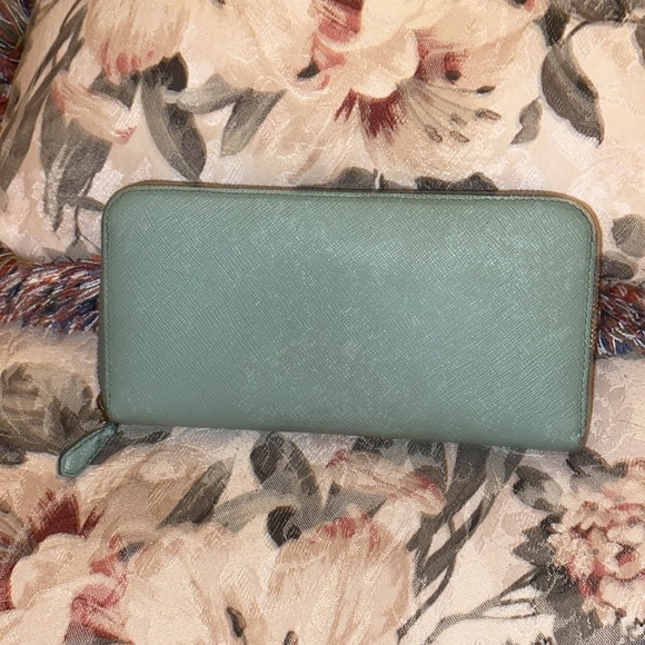 PRADA SAFFIANO LEATHER ZIP AROUND WALLET FRONT BOW AQUAMARINE EUC With COA - Picture 5 of 15